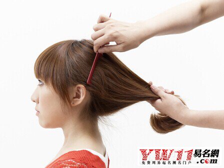 夢(mèng)見梳頭掉頭發(fā)